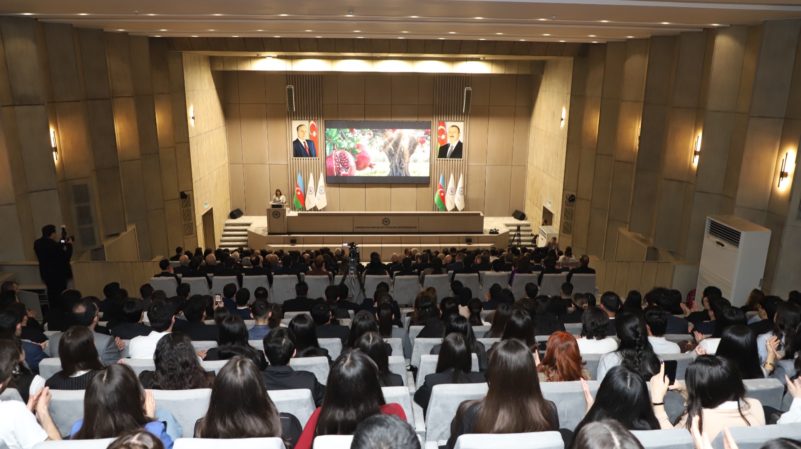 250 tələbəyə “Həmkarlar ittifaqı təqaüdü” təqdim olundu (FOTO)